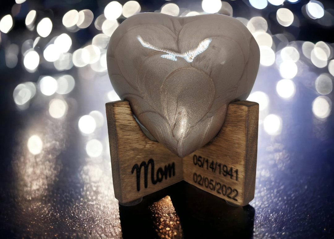 Heart Keepsake Stands (Silver, Gold & Wood)