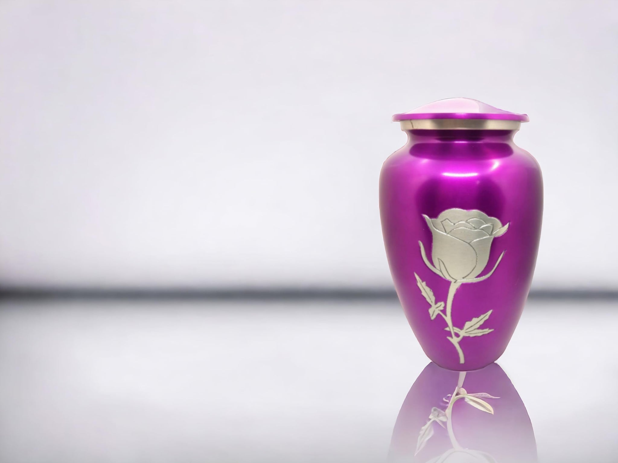 Beautifully Engraved Cremation Urn (Large)