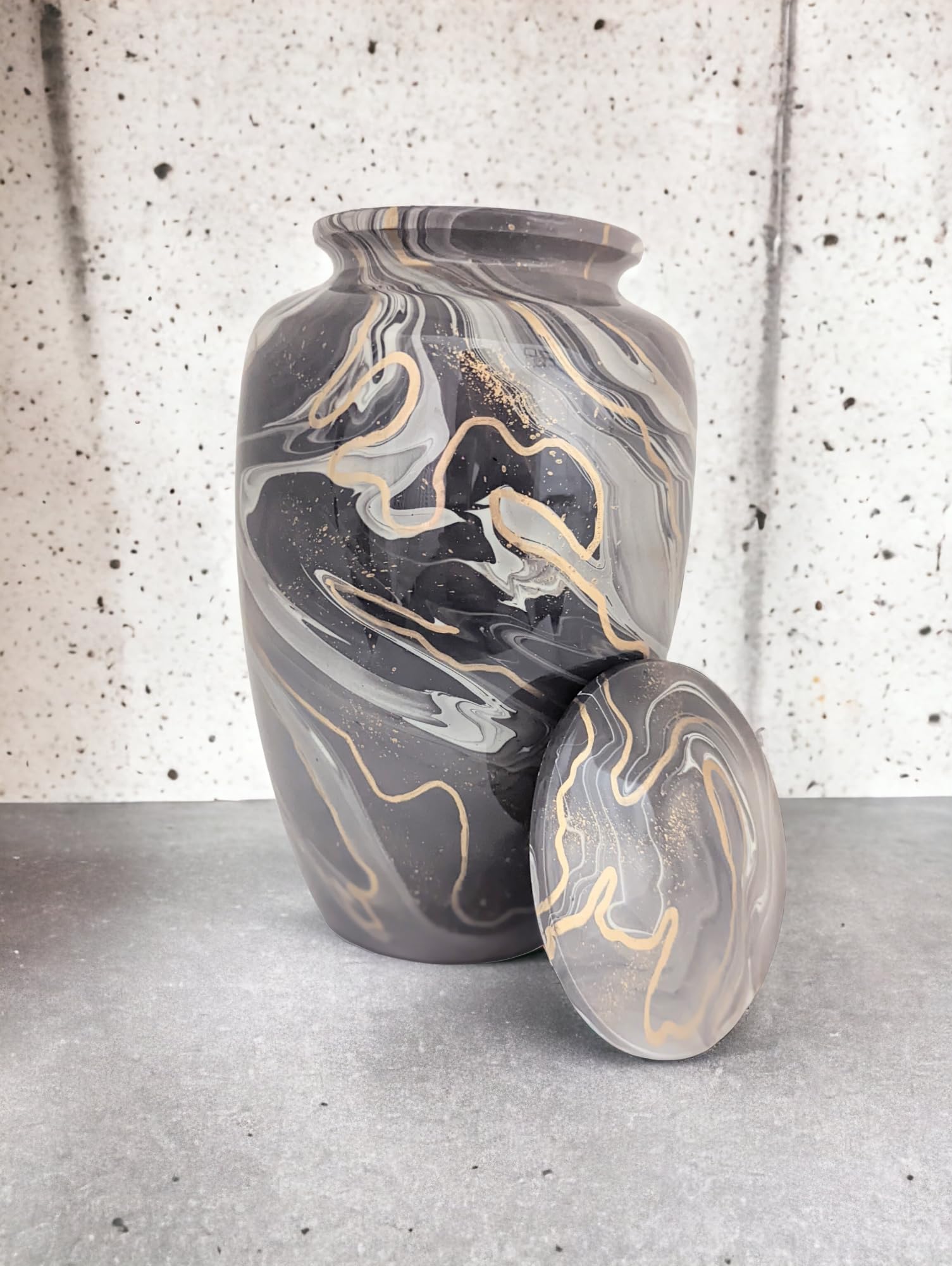 Beautifully Engraved Cremation Urn (Large)