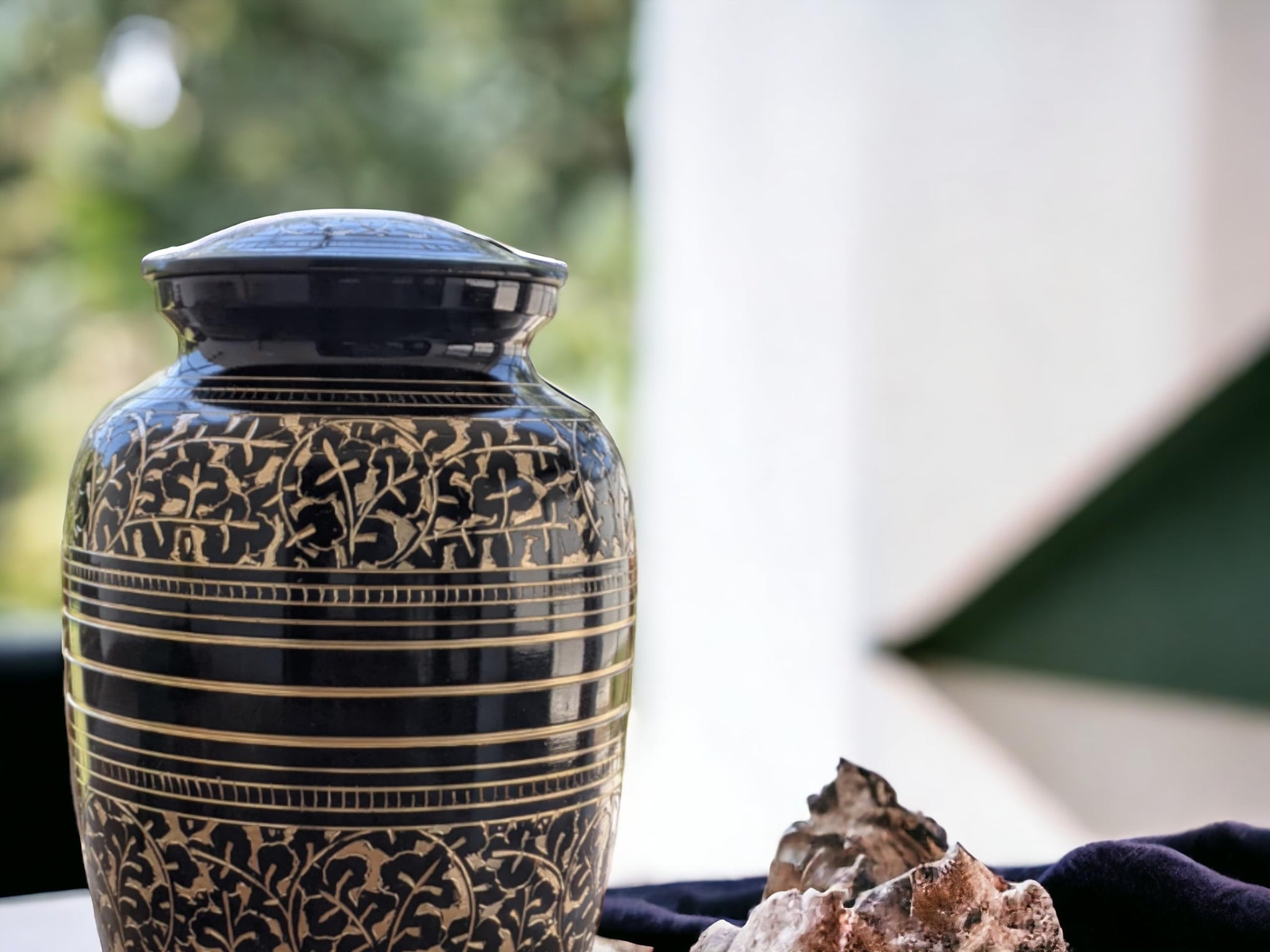 Beautifully Engraved Cremation Urn (Large)