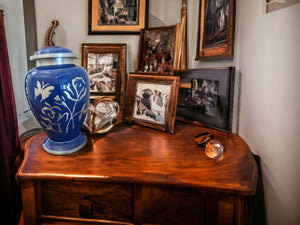 Beautifully Engraved Cremation Urn (Large)